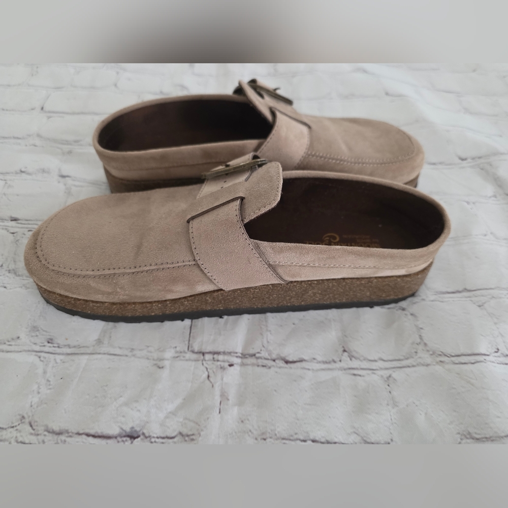 Clogs - Picture 6 of 7